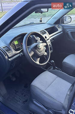 Хэтчбек Skoda Fabia 2011 в 