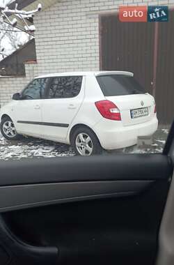 Хэтчбек Skoda Fabia 2011 в Житомире