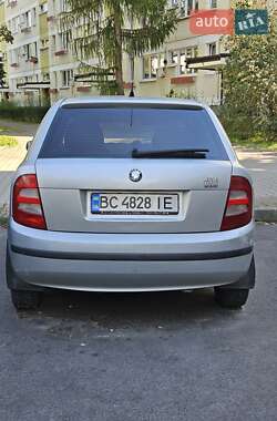 Седан Skoda Fabia 2003 в 