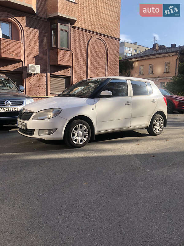 Хэтчбек Skoda Fabia 2012 в Киеве фото 6 Хэтчбек Skoda Fabia 2012 в Киеве