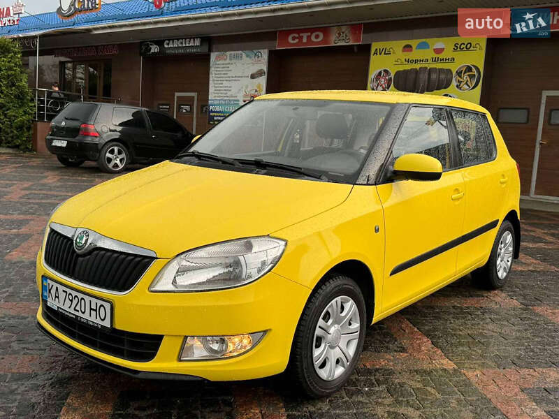 Хэтчбек Skoda Fabia 2011 в Киеве