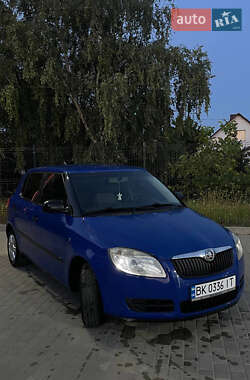 Хэтчбек Skoda Fabia 2009 в Ровно