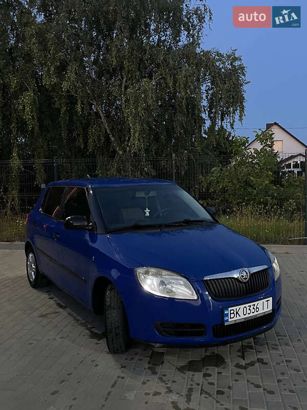 Хэтчбек Skoda Fabia 2009 в Ровно