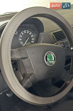 Хэтчбек Skoda Fabia 2004 в 