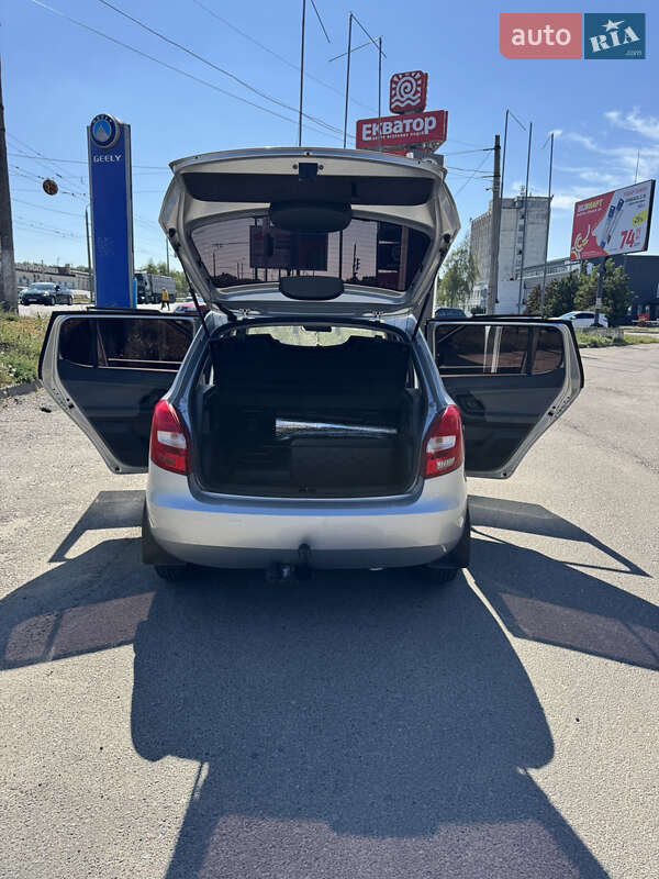 Хэтчбек Skoda Fabia 2011 в Полтаве