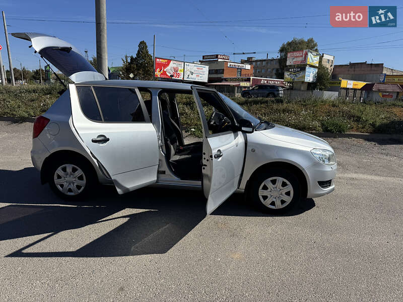 Хэтчбек Skoda Fabia 2011 в Полтаве