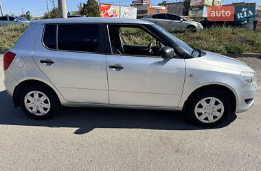 Хэтчбек Skoda Fabia 2011 в 