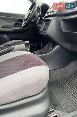 Хэтчбек Skoda Fabia 2012 в 