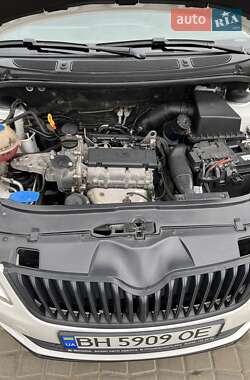 Хэтчбек Skoda Fabia 2012 в 