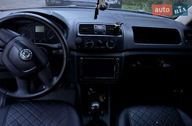 Хэтчбек Skoda Fabia 2011 в 