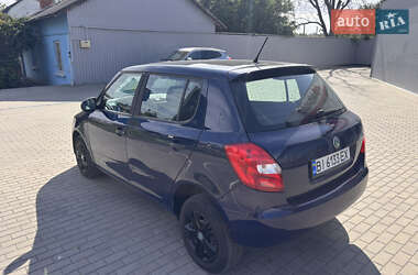 Хэтчбек Skoda Fabia 2011 в 