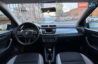 Хэтчбек Skoda Fabia 2015 в 