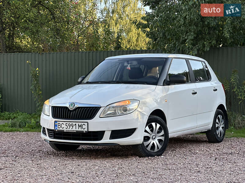Хэтчбек Skoda Fabia 2011 в Дрогобыче