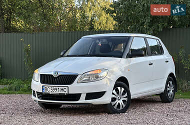 Хэтчбек Skoda Fabia 2011 в 