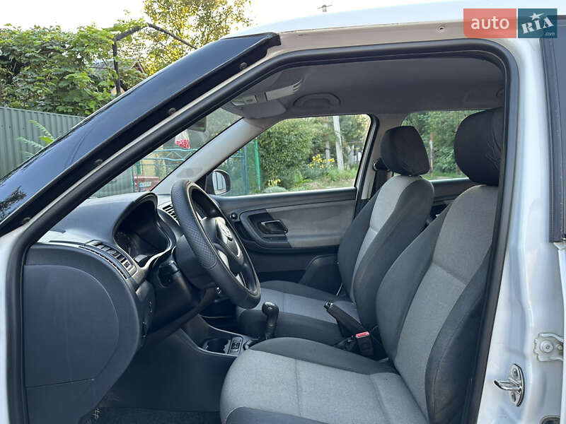 Хэтчбек Skoda Fabia 2011 в Дрогобыче