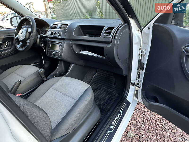 Хэтчбек Skoda Fabia 2011 в Дрогобыче