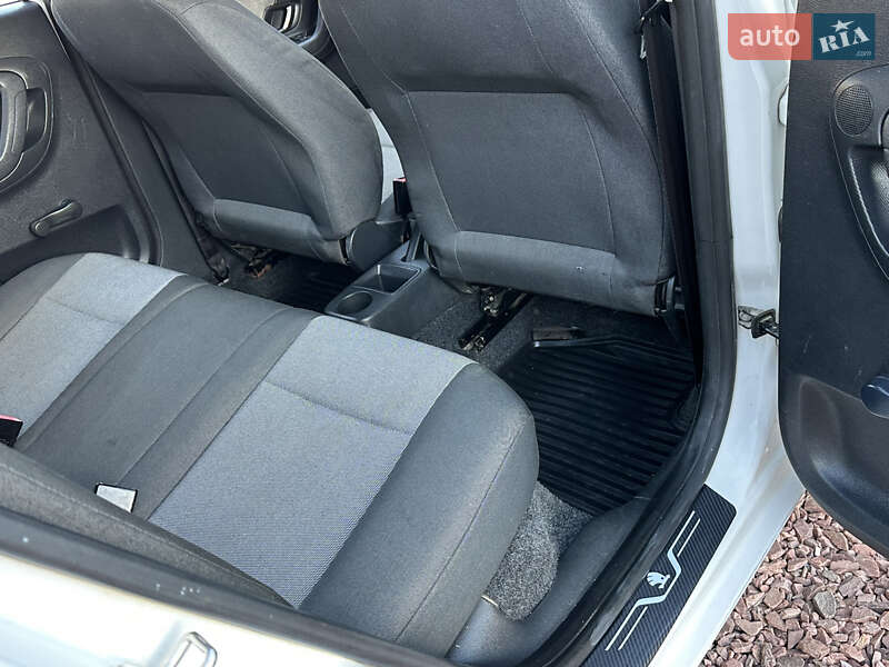 Хэтчбек Skoda Fabia 2011 в Дрогобыче