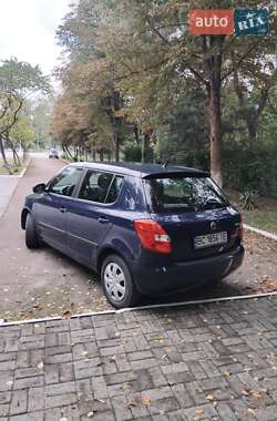 Хэтчбек Skoda Fabia 2011 в 