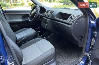 Хэтчбек Skoda Fabia 2011 в 