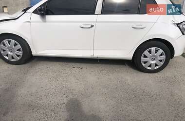 Хэтчбек Skoda Fabia 2015 в Киеве