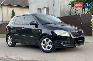 Хэтчбек Skoda Fabia 2008 в Сваляве