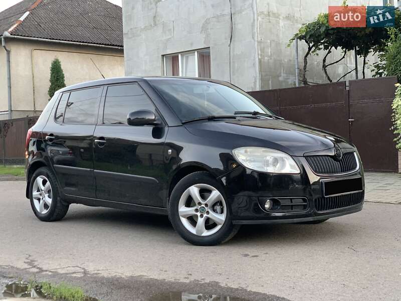 Хэтчбек Skoda Fabia 2008 в 