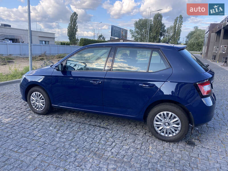 Хэтчбек Skoda Fabia 2016 в Киеве