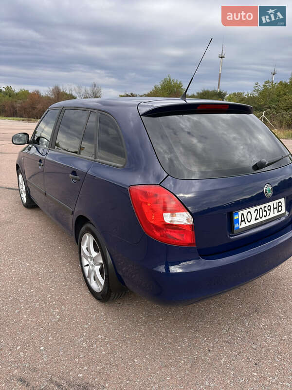 Універсал Skoda Fabia 2012 в Ужгороді