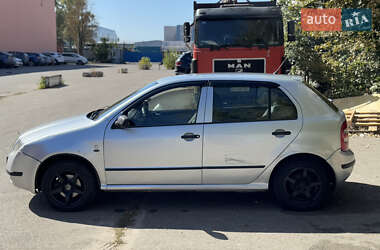 Хэтчбек Skoda Fabia 2001 в 