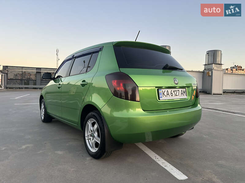 Хетчбек Skoda Fabia 2012 в Києві