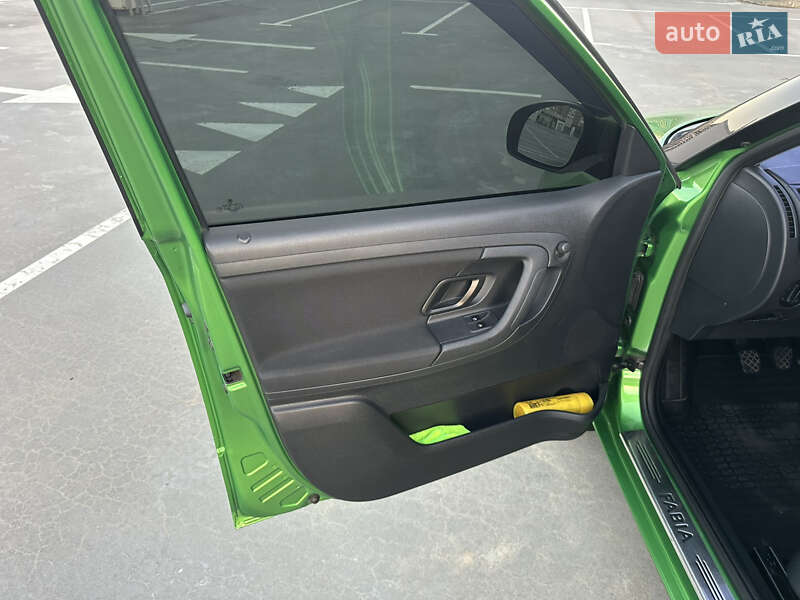 Хетчбек Skoda Fabia 2012 в Києві