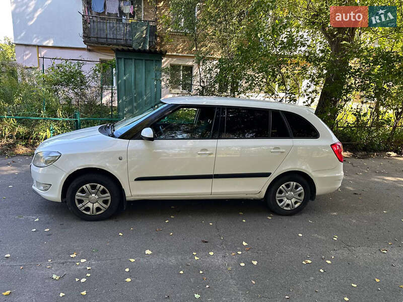 Универсал Skoda Fabia 2012 в Глевахе
