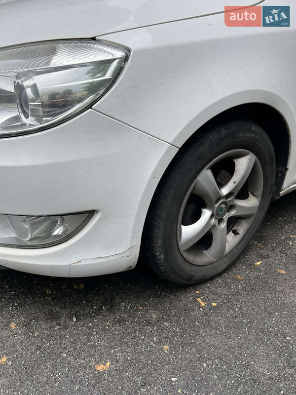 Универсал Skoda Fabia 2011 в Киеве фото 2 Универсал Skoda Fabia 2011 в Киеве