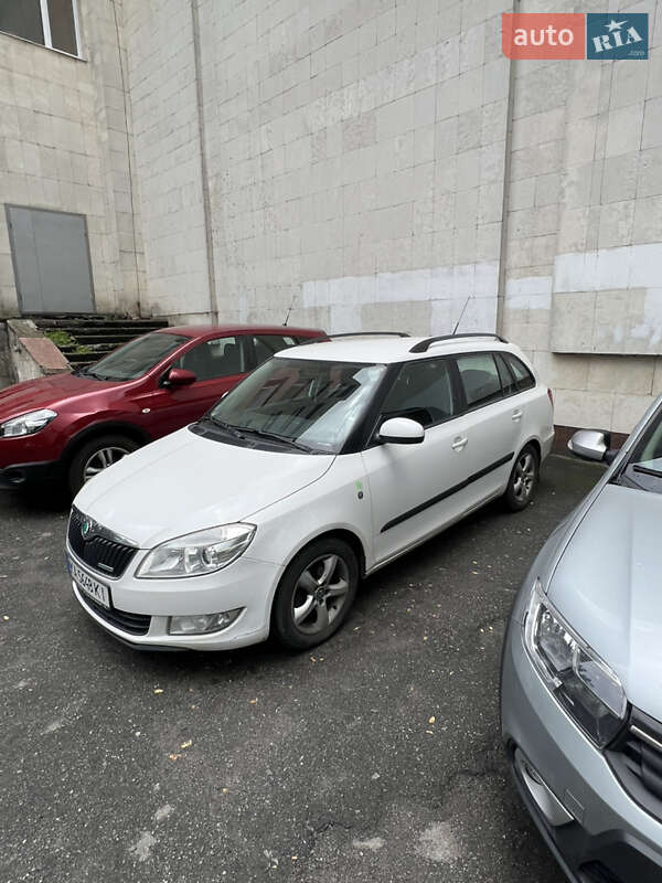Универсал Skoda Fabia 2011 в Киеве фото 3 Универсал Skoda Fabia 2011 в Киеве