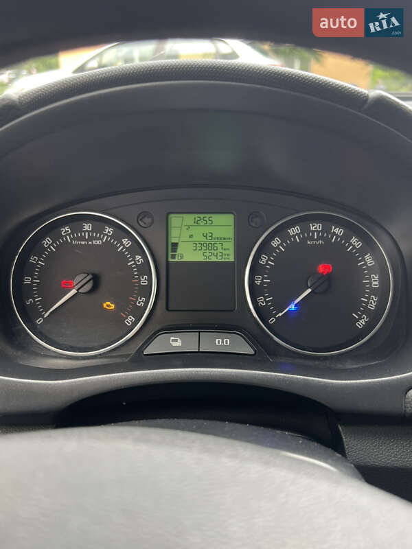 Универсал Skoda Fabia 2011 в Киеве фото 10 Универсал Skoda Fabia 2011 в Киеве