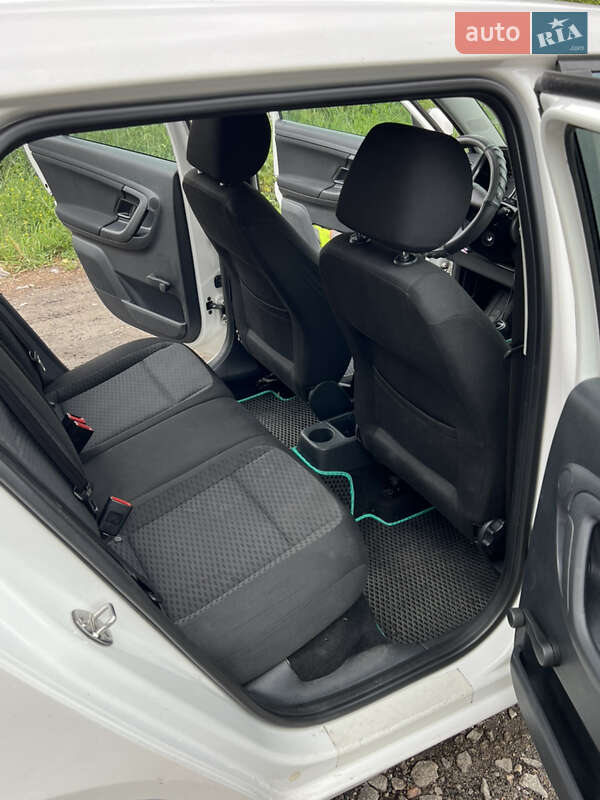 Универсал Skoda Fabia 2011 в Киеве фото 17 Универсал Skoda Fabia 2011 в Киеве
