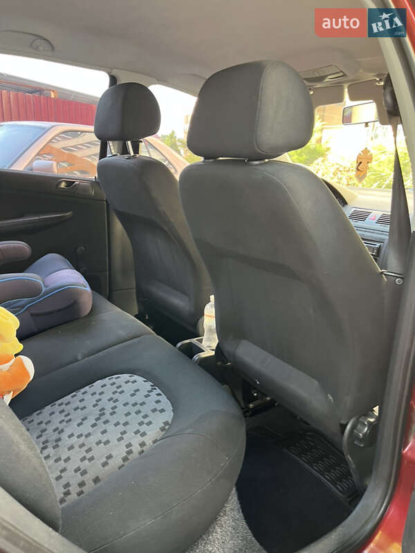 Хэтчбек Skoda Fabia 2007 в Вишневом