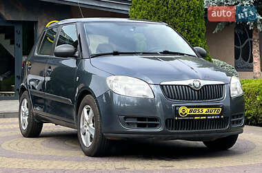 Хэтчбек Skoda Fabia 2010 в Львове