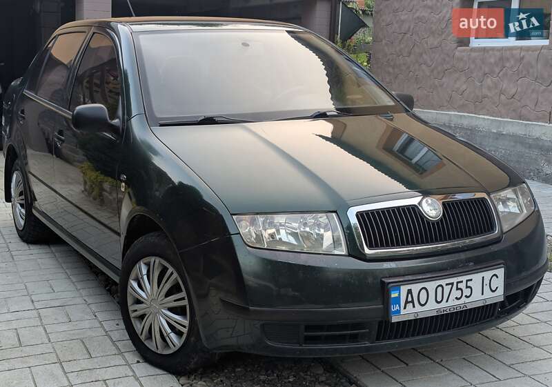Седан Skoda Fabia 2002 в Хусте