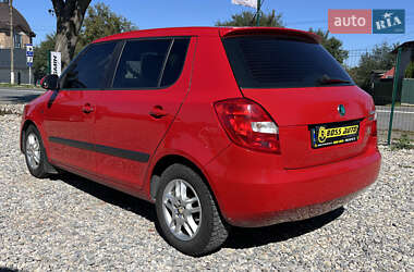 Хэтчбек Skoda Fabia 2012 в 