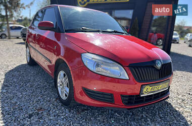 Хэтчбек Skoda Fabia 2012 в 