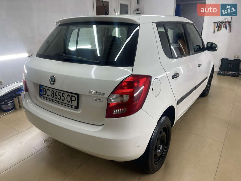 Хэтчбек Skoda Fabia 2012 в Львове