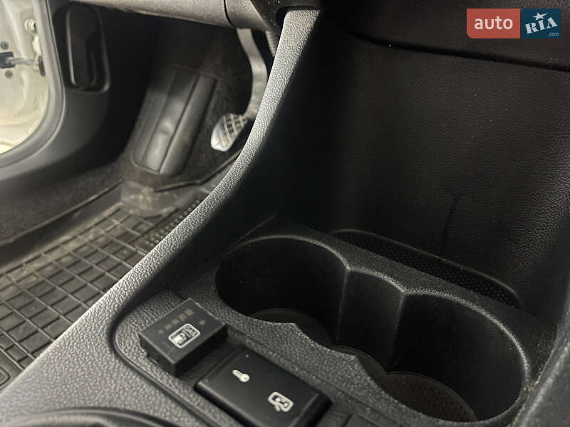 Хэтчбек Skoda Fabia 2012 в Львове