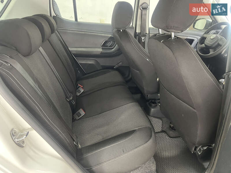 Хэтчбек Skoda Fabia 2012 в Львове