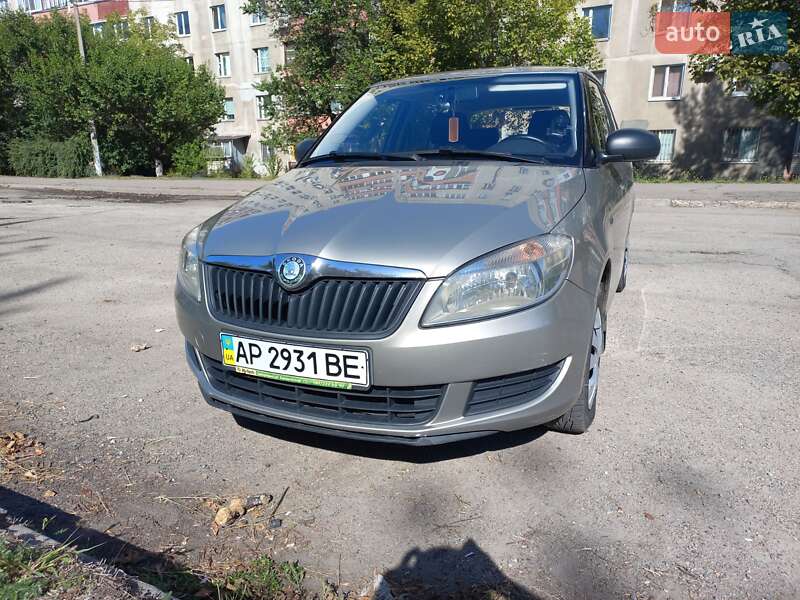 Хэтчбек Skoda Fabia 2010 в Запорожье фото Хэтчбек Skoda Fabia 2010 в Запорожье