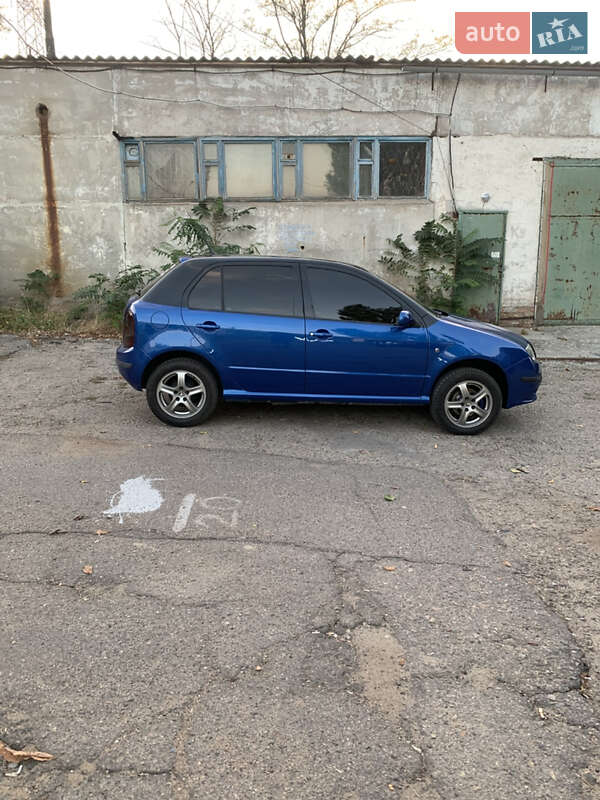 Хэтчбек Skoda Fabia 2004 в Николаеве