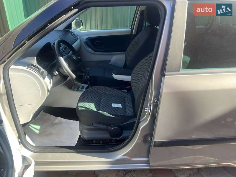 Универсал Skoda Fabia 2012 в Звягеле