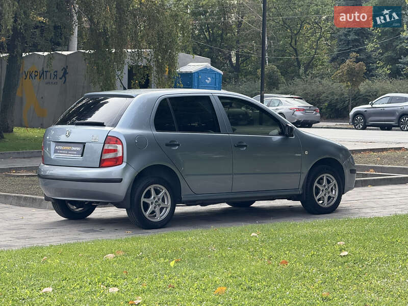 Хетчбек Skoda Fabia 2005 в Дніпрі