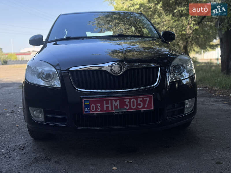 Хэтчбек Skoda Fabia 2008 в Луцке