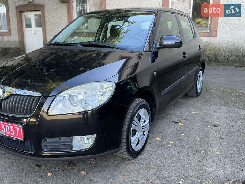 Хэтчбек Skoda Fabia 2008 в Луцке